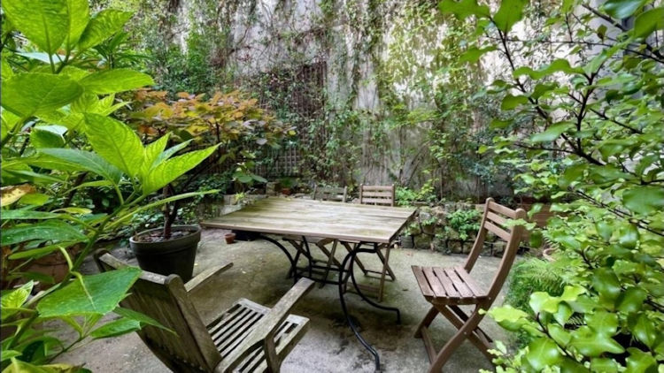 Le Marais Gallery garden